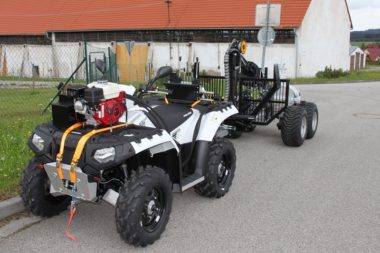 Vyvážačka Vahva Jussi so štvorkolkou Polaris Sportsman 1000